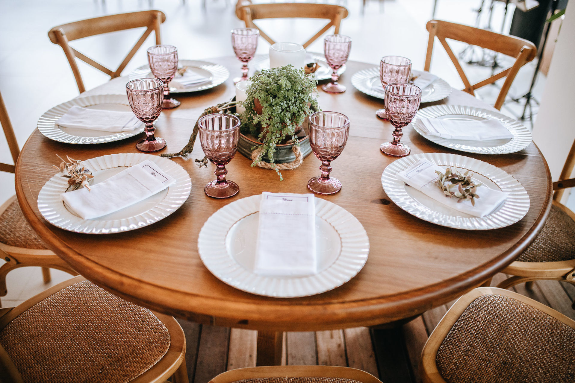Foto NÃO PRECISAMOS DE UM CASAMENTO GRANDE PARA SE TORNAR UM GRANDE CASAMENTO Foto NÃO PRECISAMOS DE UM CASAMENTO GRANDE PARA SE TORNAR UM GRANDE CASAMENTO - Imagem 3