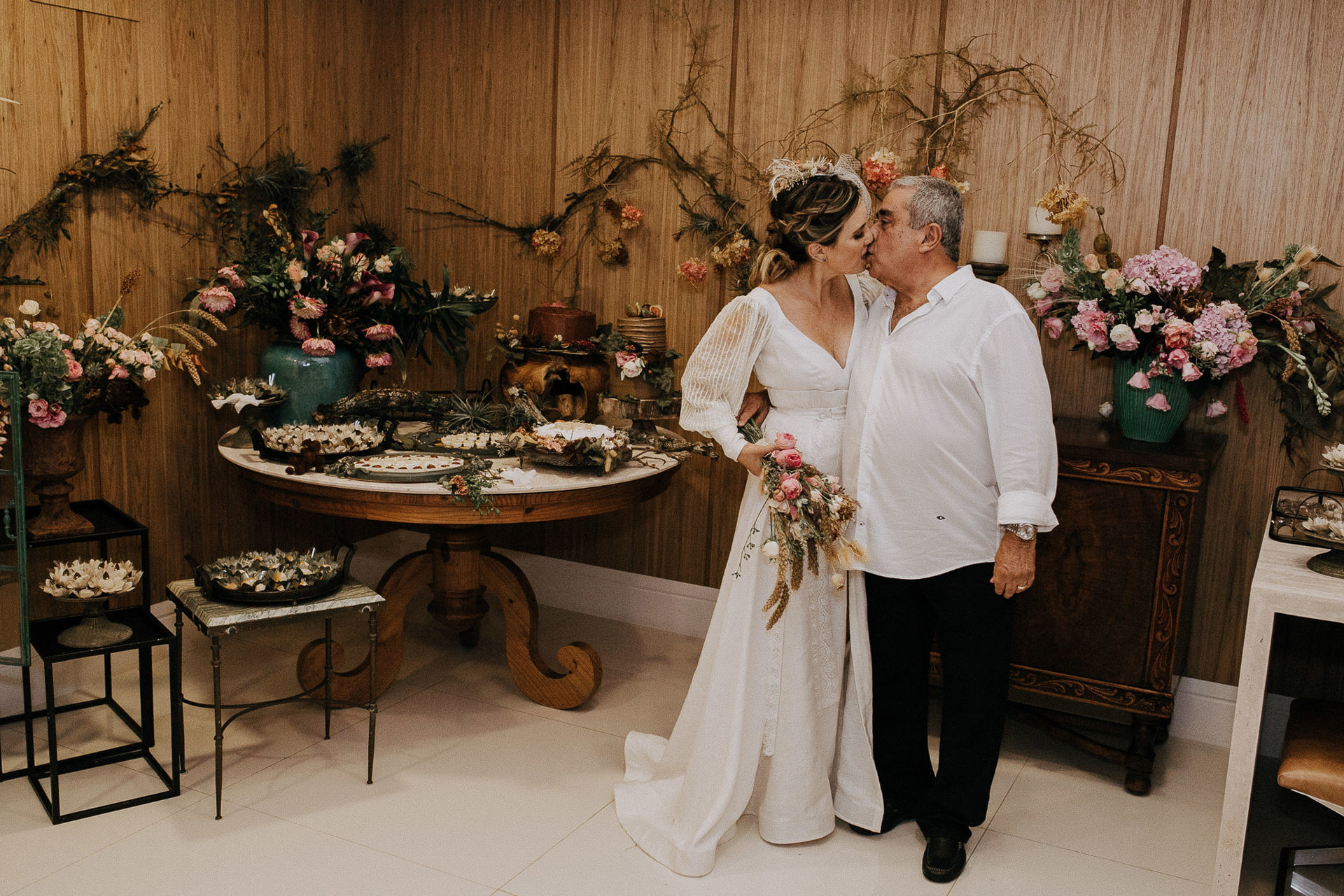 Foto NÃO PRECISAMOS DE UM CASAMENTO GRANDE PARA SE TORNAR UM GRANDE CASAMENTO Foto NÃO PRECISAMOS DE UM CASAMENTO GRANDE PARA SE TORNAR UM GRANDE CASAMENTO - Imagem 23
