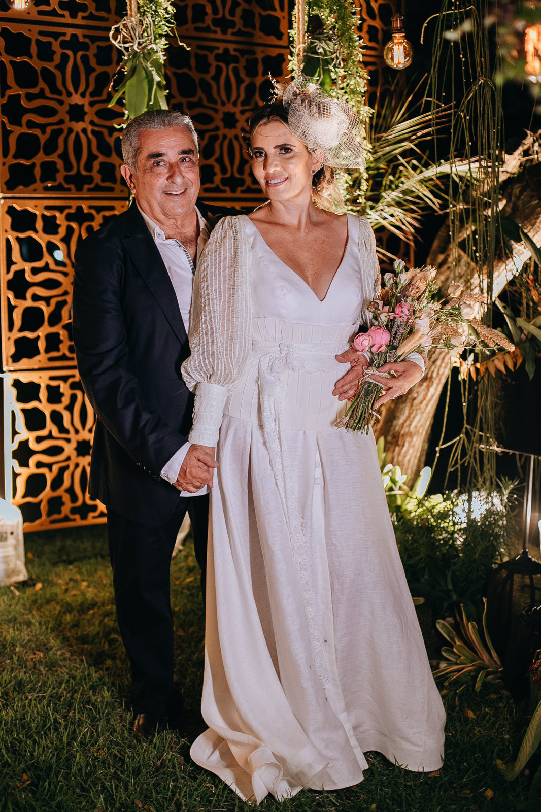 Foto NÃO PRECISAMOS DE UM CASAMENTO GRANDE PARA SE TORNAR UM GRANDE CASAMENTO Foto NÃO PRECISAMOS DE UM CASAMENTO GRANDE PARA SE TORNAR UM GRANDE CASAMENTO - Imagem 37